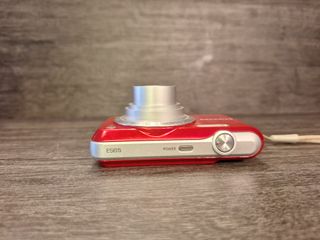 Cámara Digital Samsung ES65 Roja 10.2MP Zoom 5x