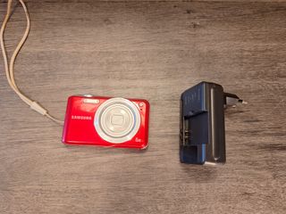 Cámara Digital Samsung ES65 Roja 10.2MP Zoom 5x
