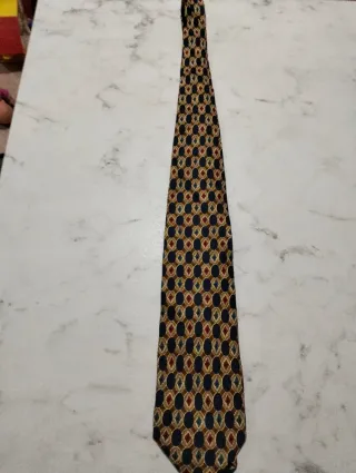 Cravatta uomo fantasia geometrica