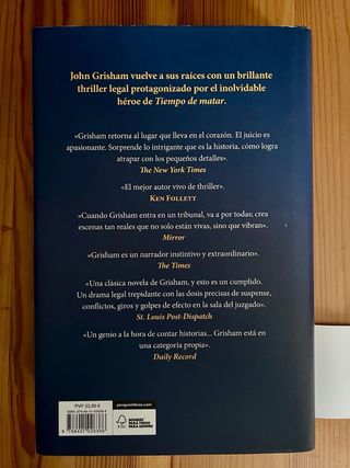 Tres best sellers tochos. John Grisham, Julia Nava