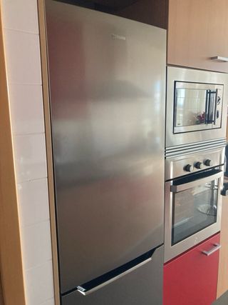 Nevera Jonson Combi Inox con 2 años de garantía.