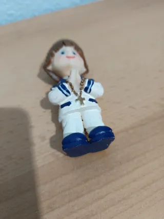 Figura porcelana niño comunión