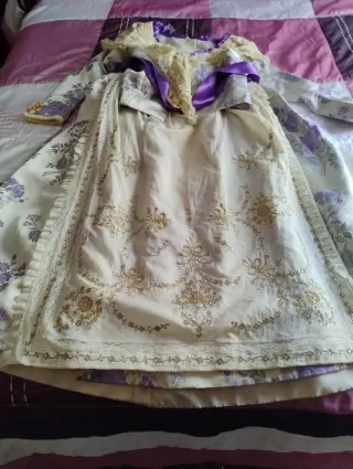 Traje de Fallera blanco lila
