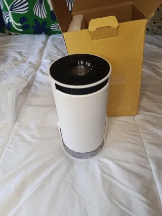 Proyector Portátil 4K Blanco