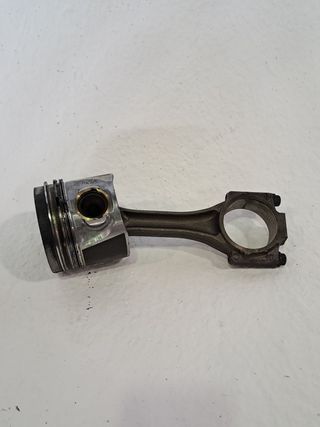 PISTON VOLKSWAGEN GOLF V BERLINA (1K1) (7)
