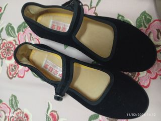 Zapatos de terciopelo negros