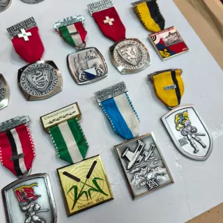 Medallas militares alemanas coleccionables y huevo