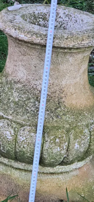 Fuente de agua de piedra