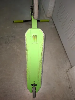 Patinete Booster B12