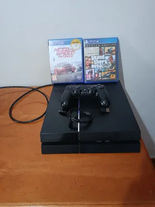 PS4 (PlayStation 4) Negra + 2 Juegos