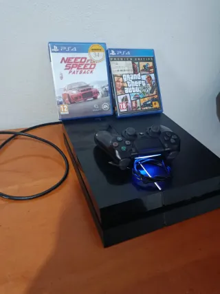 PS4 (PlayStation 4) Negra + 2 Juegos