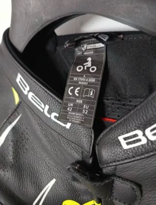 Traje de moto cuero negro y amarillo