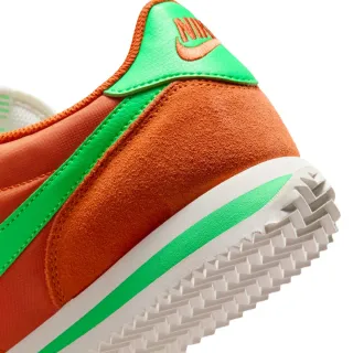 Zapatilla Deportiva Nike Cortez Textil Naranja.