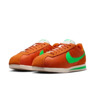 Zapatilla Deportiva Nike Cortez Textil Naranja.