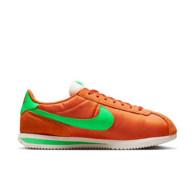 Zapatilla Deportiva Nike Cortez Textil Naranja.