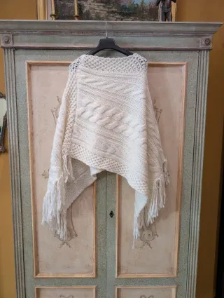 Mantella Lana Bianca Eleonora Amedei