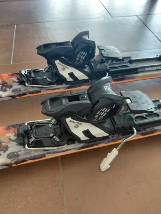 Esquís de travesía Atomic Backland 85 + pieles