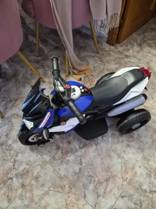 Moto Eléctrica Infantil Azul y Negra
