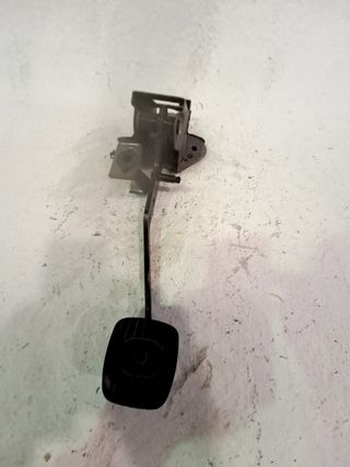 PEDAL EMBRAGUE NISSAN NV 200 (M20)