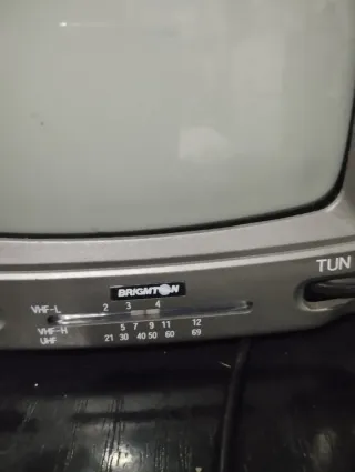 Televisor Brignton Vintage Años 80 Gris