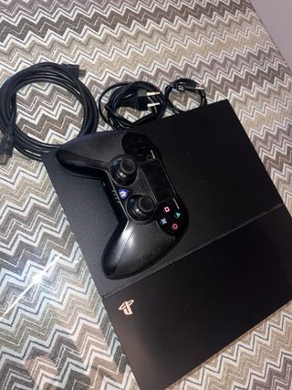 PS4 1TB Negra - Buen Estado