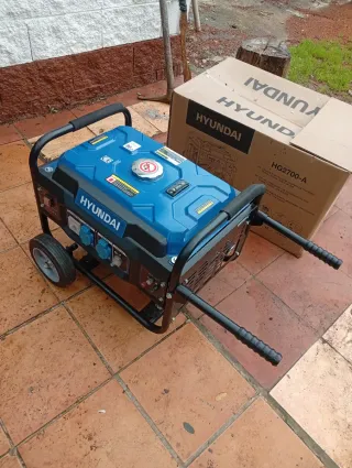 Generador Eléctrico Hyundai HG2700-A