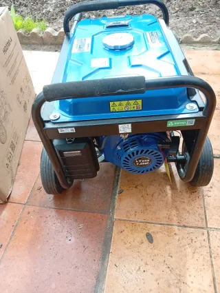 Generador Eléctrico Hyundai HG2700-A