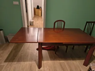 Mesa comedor y mueble TV madera