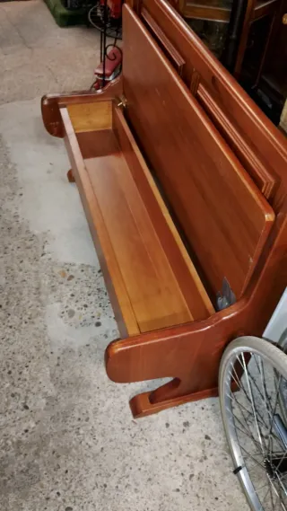 Banco de madera con baúl. 2a OPORTUNITAT.