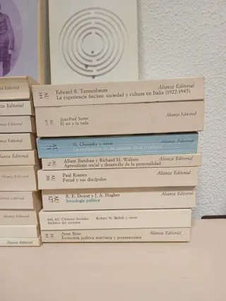 Libros variados alianza universidad