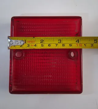 Tapa piloto trasera roja cuadrada