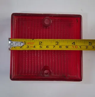 Tapa piloto trasera roja cuadrada