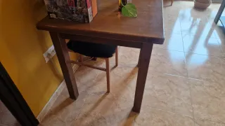 Mesa de madera rústica