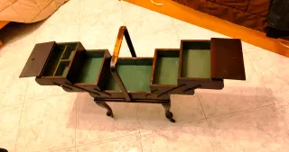 Scatola da lavoro in legno con manico