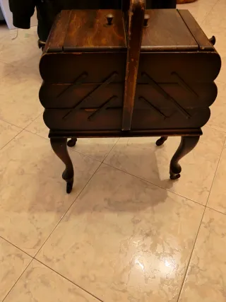 Scatola da lavoro in legno con manico