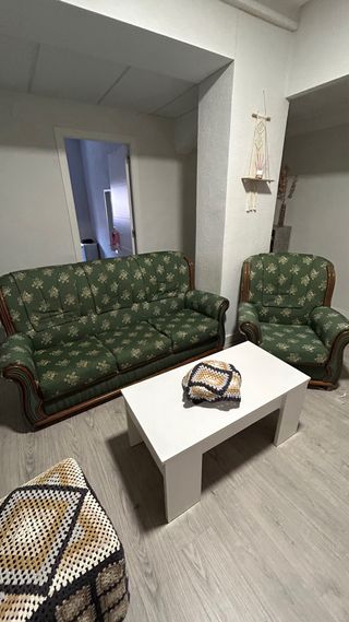 Sofá 3 plazas y sillón clásico