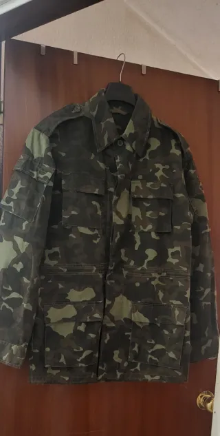 Chaqueta militar camuflaje