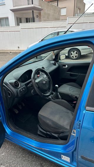 Ford Fiesta 2004