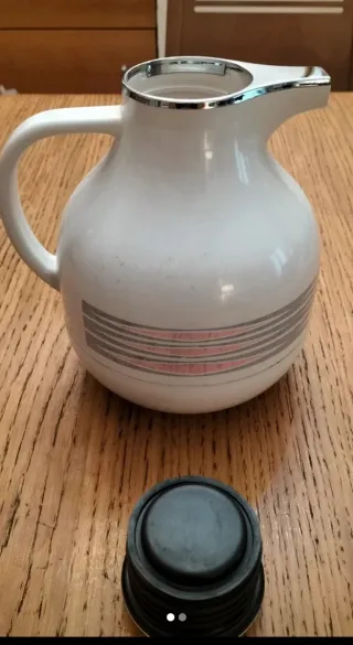 Termo blanco con diseño de rayas