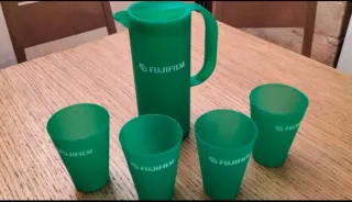 Termo blanco con diseño de rayas