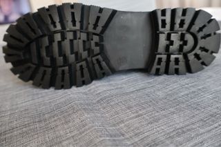 Stivali neri con zip e plateau