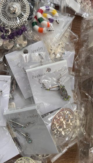 OFERTA TEMPORAL Lote 1000 pares pendientes