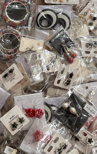 OFERTA TEMPORAL Lote 1000 pares pendientes