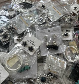 OFERTA TEMPORAL Lote 1000 pares pendientes