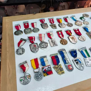 Colección medallas militares 62 unidades ejército