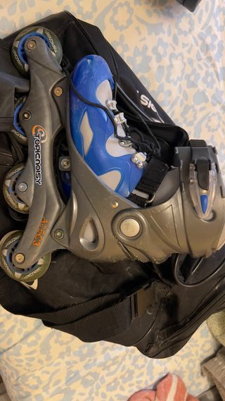 Patines en línea con protecciones