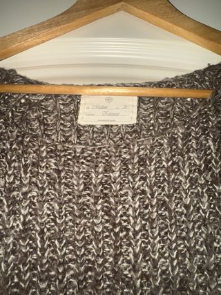 Jersey de punto marrón y gris