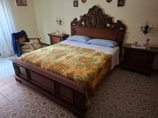 Camera da letto completa legno massello