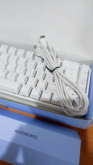 Teclado Mecánico GAMING Blanco 60%