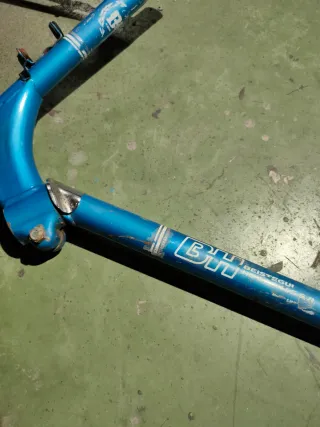 Cuadro BH antigua azul